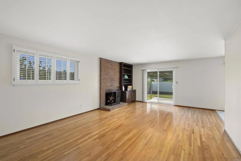 https://cdn.realtyfeed.com/cdn/127/306495121/8e92b15ba3423f62c28902239a2d5855.webp