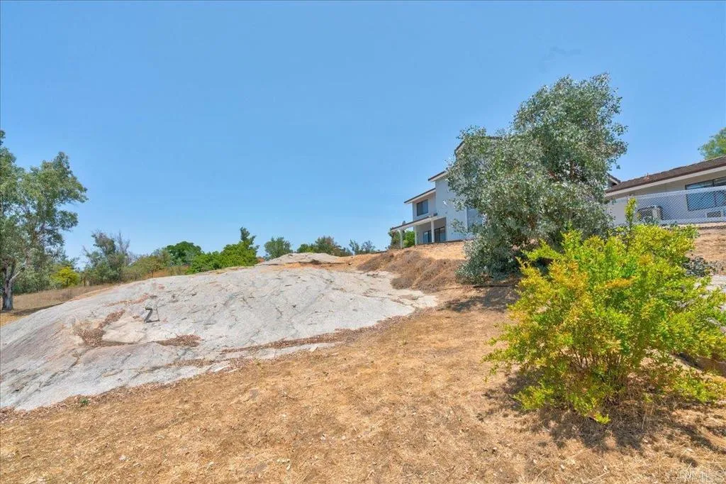 https://cdn.realtyfeed.com/cdn/127/306495140/bb7241de3f3ca88d2c595f029830e76b.webp