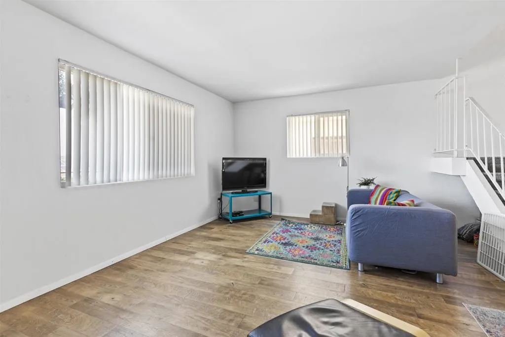 https://cdn.realtyfeed.com/cdn/127/306495204/49b76a5844ddd68bb1c888502a544b04.webp