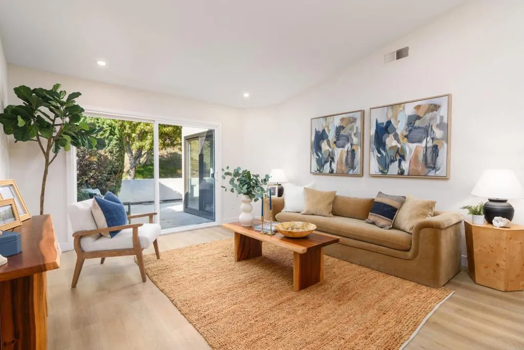 MLS: PTP2505435 Condo For Sale