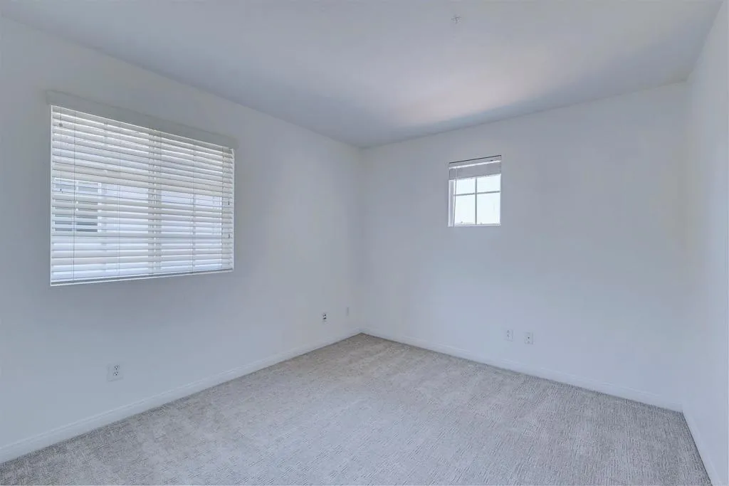https://cdn.realtyfeed.com/cdn/127/306495218/db134608c14f8d338738f89907676dc9.webp