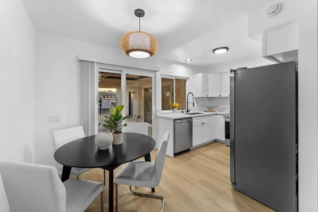 https://cdn.realtyfeed.com/cdn/127/306495236/10c2686e84e221d5aad7750b83406278.webp