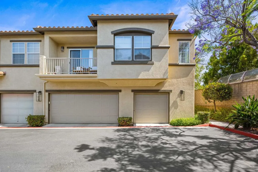Browse active condo listings in BRISBANE