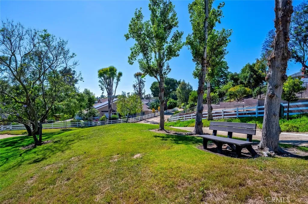 https://cdn.realtyfeed.com/cdn/127/306495280/a48a0b781d9266f92d930b422b9d6628.webp