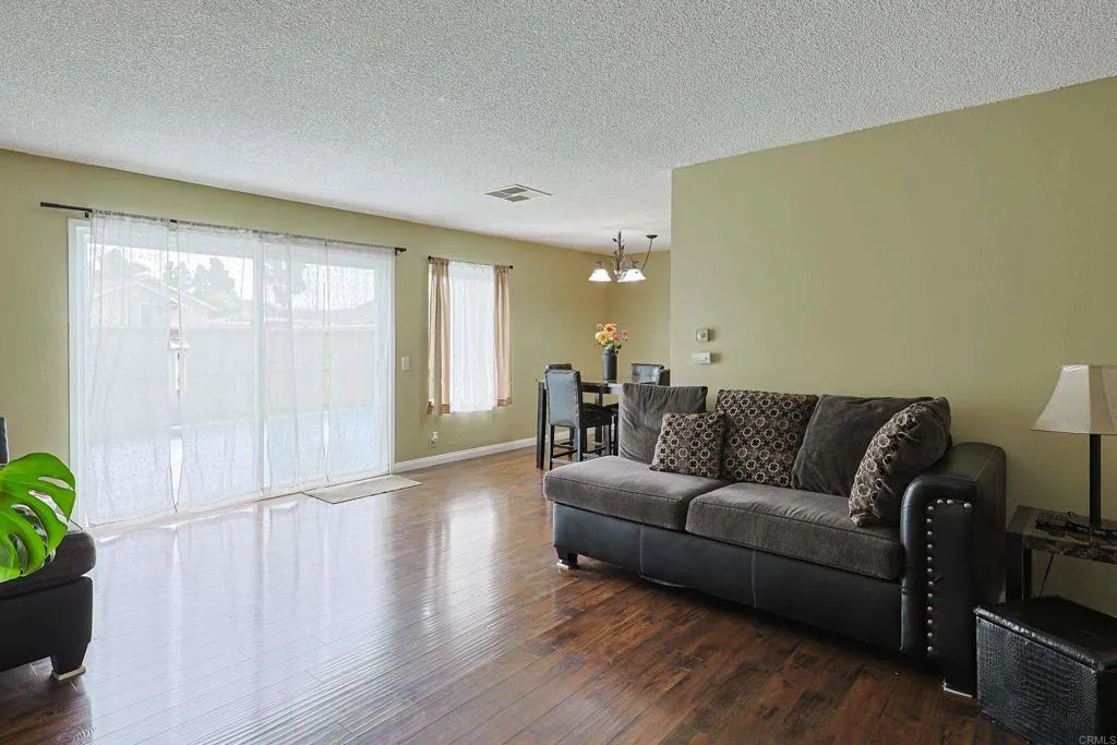 Photo #5: PTP2505438 Listing 