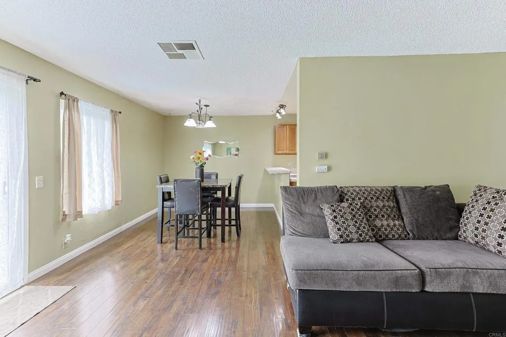 Photo #2: PTP2505438 Listing 