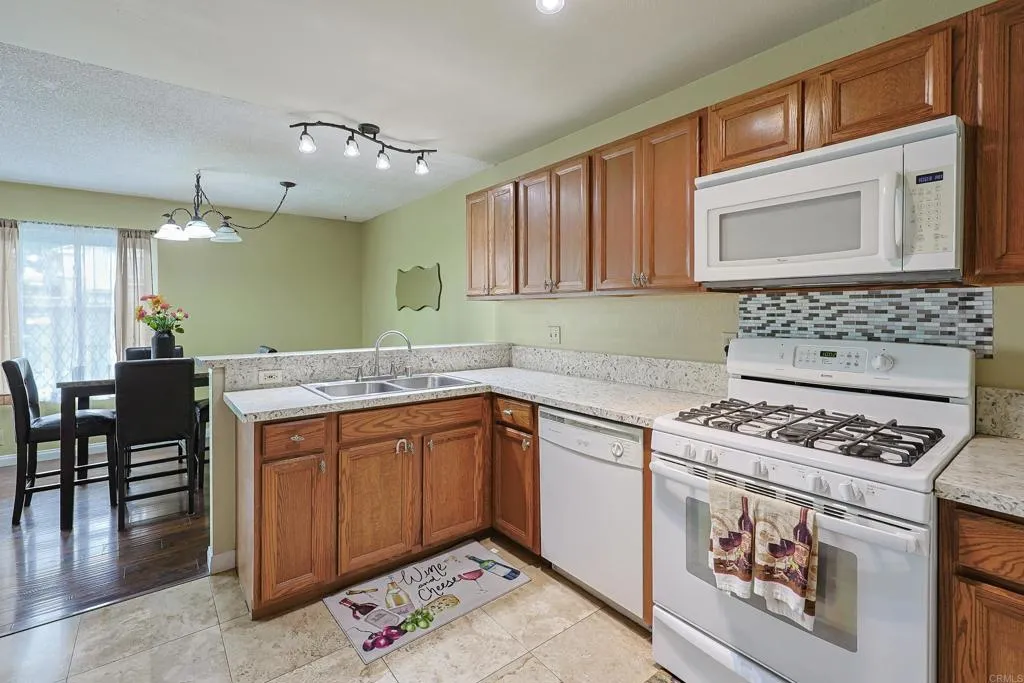 Photo #12: PTP2505438 Listing: Photo #12