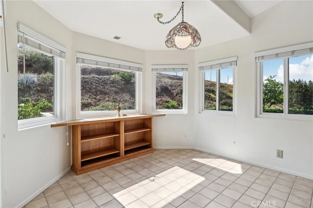 Photo #17: PV25160830 Listing: Photo #17