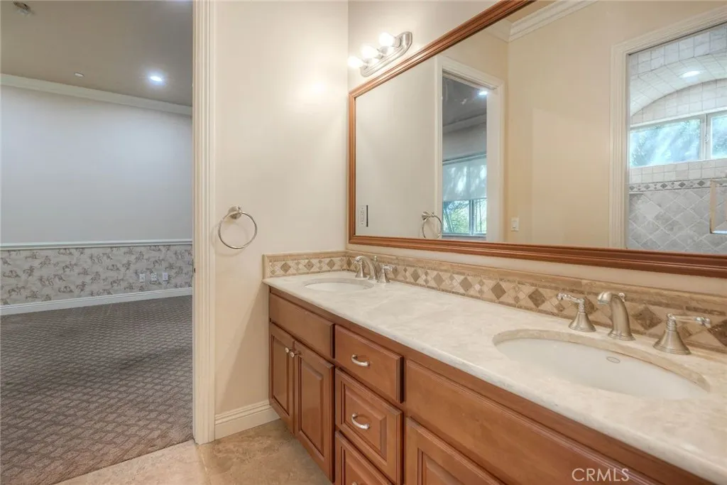 https://cdn.realtyfeed.com/cdn/127/306495408/50b763d702cf611431cf974fa558b6a3.webp