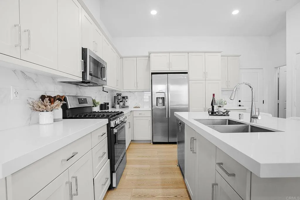 Photo #11: PTP2505439 Listing: Photo #11