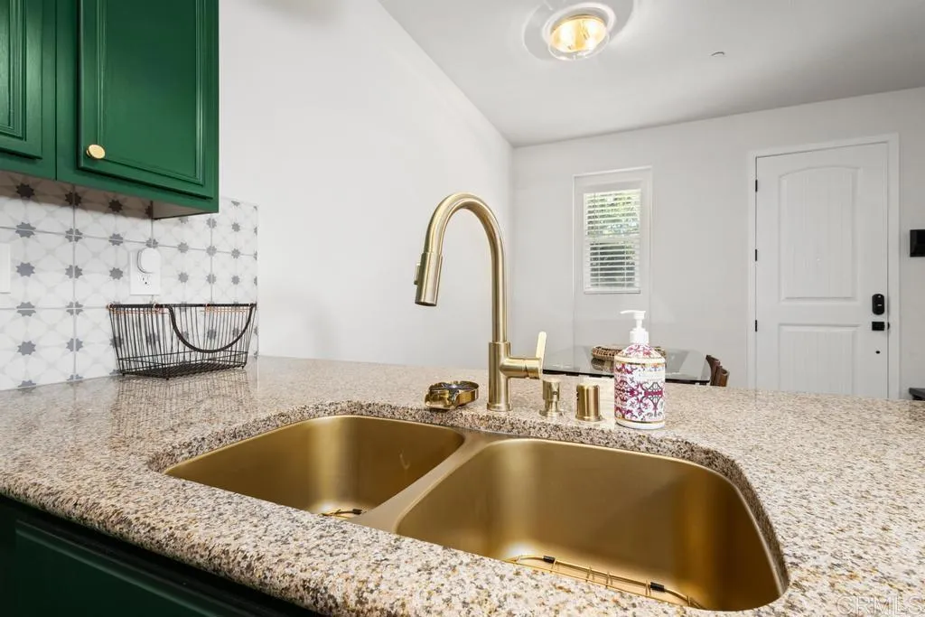 Photo #5: PTP2505441 Listing 