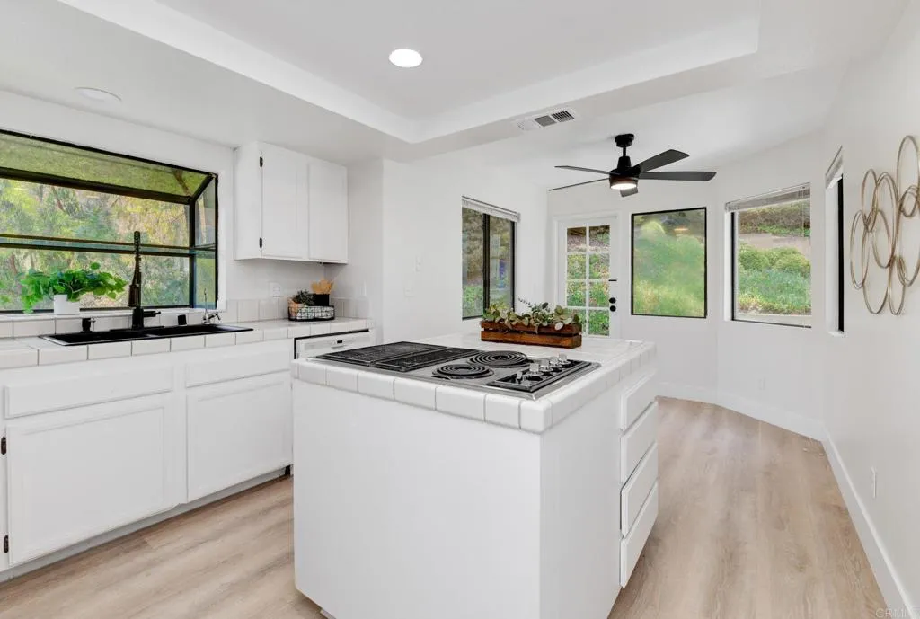 Photo #5: PTP2505445 Listing 