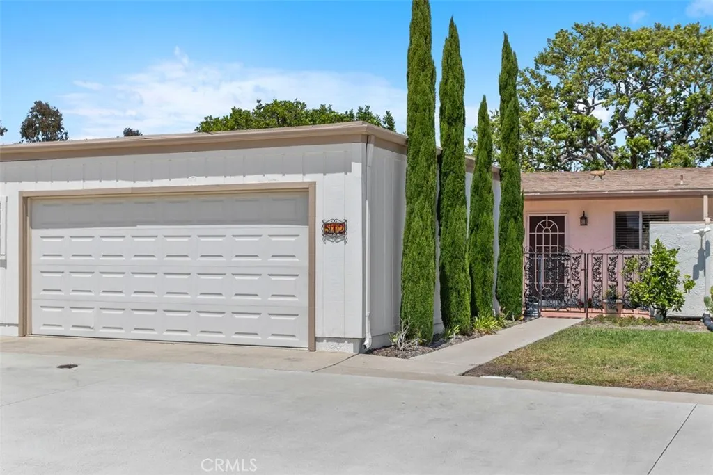 Photo #3: OC25161455 Listing 