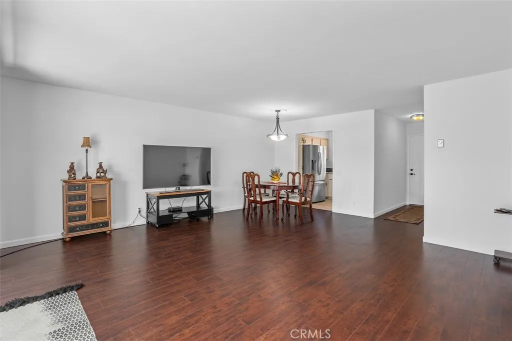 https://cdn.realtyfeed.com/cdn/127/306495858/ddb6b1c03b0a1d8536ddaca0f20eea8c.webp