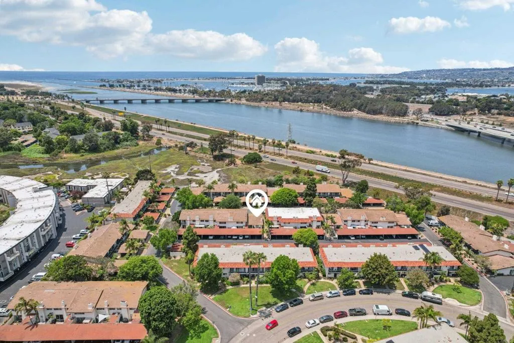 https://cdn.realtyfeed.com/cdn/127/306495926/02ba9bdd00c9414173d32d4445bfedb1.webp