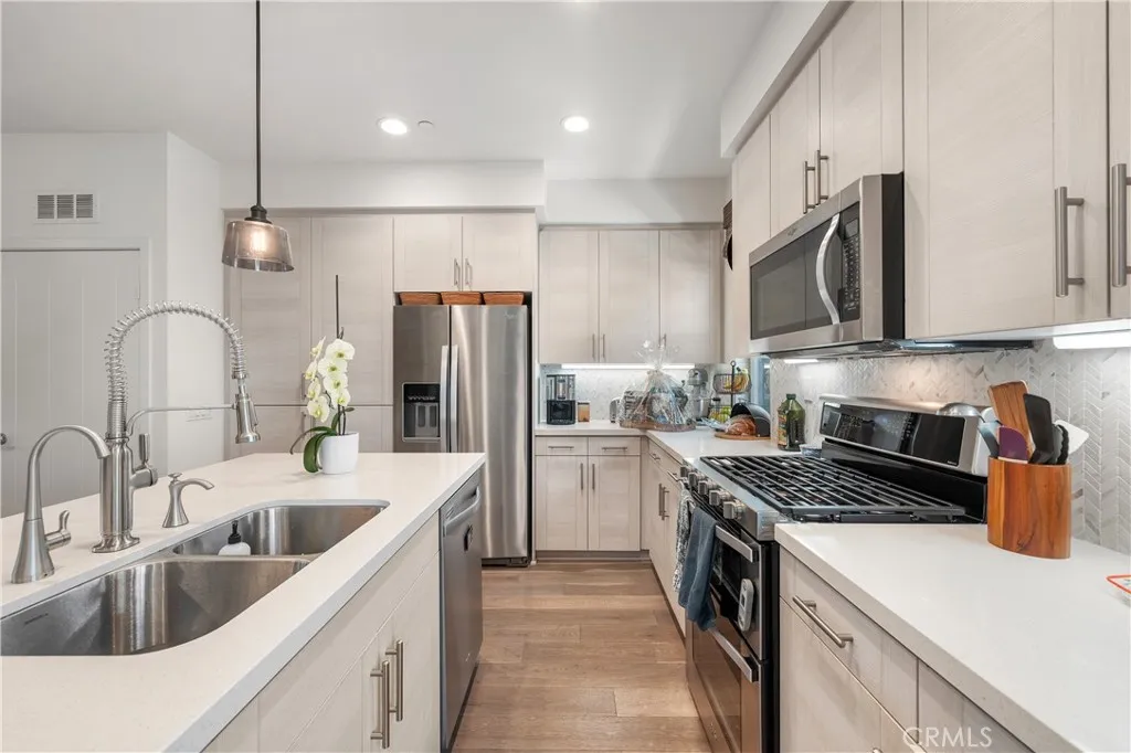 Photo #8: SW25160840 Listing: Photo #8
