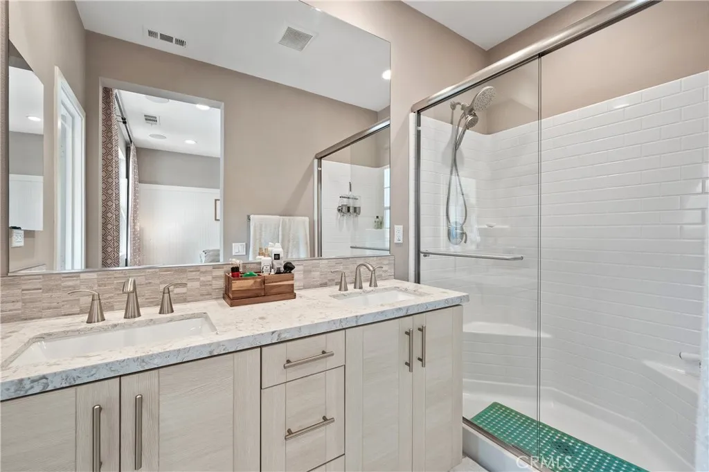 Photo #23: SW25160840 Listing: Photo #23