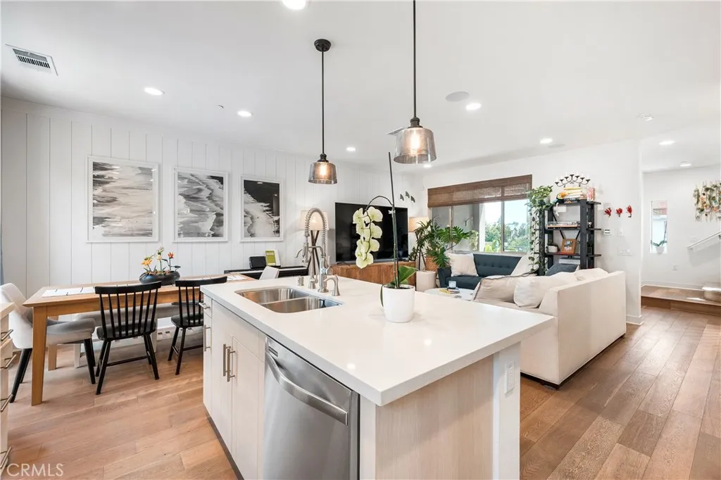 Photo #5: SW25160840 Listing 