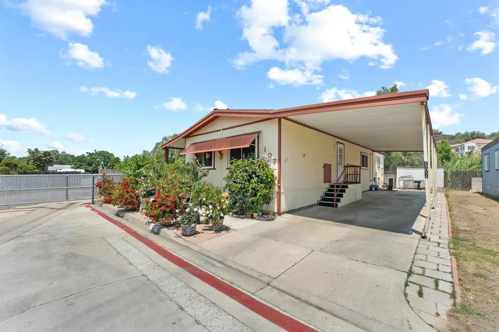 https://cdn.realtyfeed.com/cdn/127/306495983/6f68eef4bdcf9d5d2d06a0f3f332fe62.webp