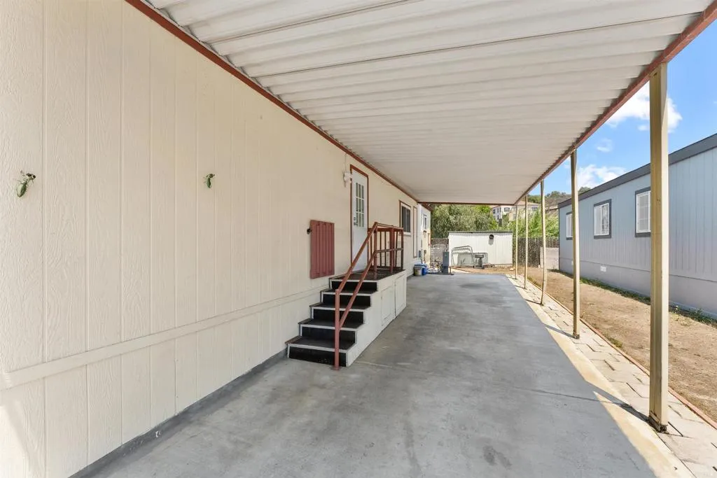 https://cdn.realtyfeed.com/cdn/127/306495983/8c7ca70061793e0350bc7e4ef81e45eb.webp