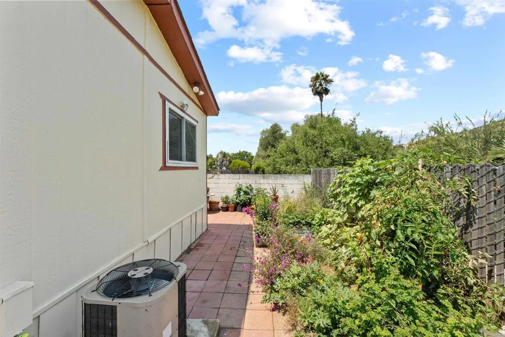 https://cdn.realtyfeed.com/cdn/127/306495983/96b7aa80156939bd78c3871de54ff92c.webp