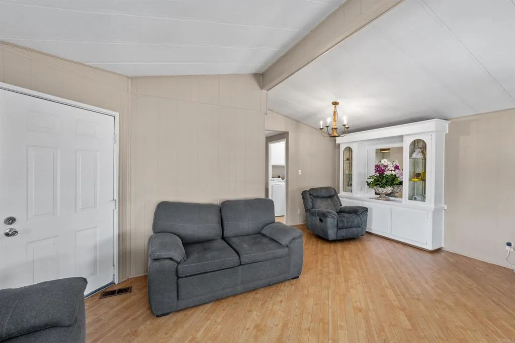 https://cdn.realtyfeed.com/cdn/127/306495983/f5bd3dfa32e7ee112e1251d4006efefd.webp