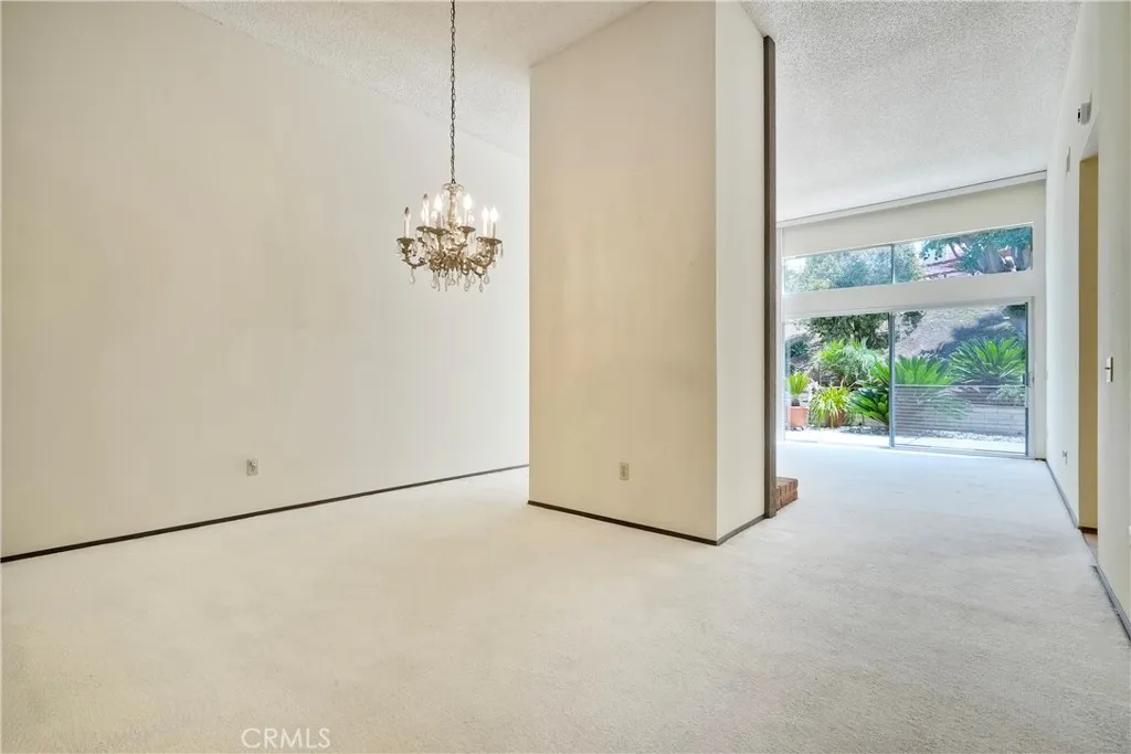 Photo #4: ND25148146 Listing 