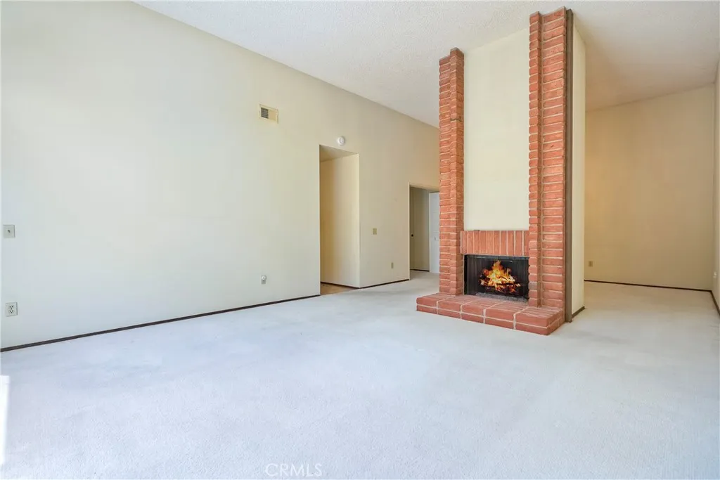 https://cdn.realtyfeed.com/cdn/127/306496146/0deff0428b0131dfa479886e5046aa5b.webp