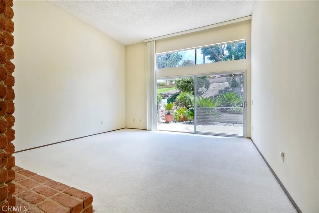 https://cdn.realtyfeed.com/cdn/127/306496146/6c4b6dfac8478cdf55e99832309ccbe9.webp