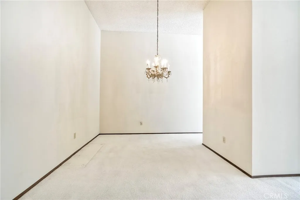 Photo #5: ND25148146 Listing 