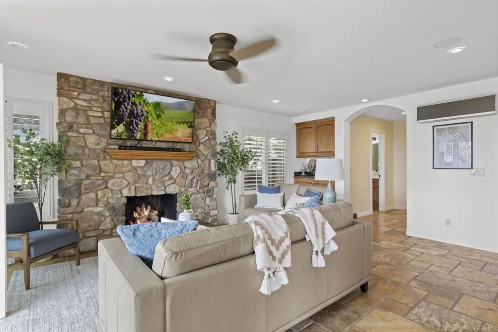 https://cdn.realtyfeed.com/cdn/127/306496180/1a77ca7a935802cf490cde26da7f1bc8.webp