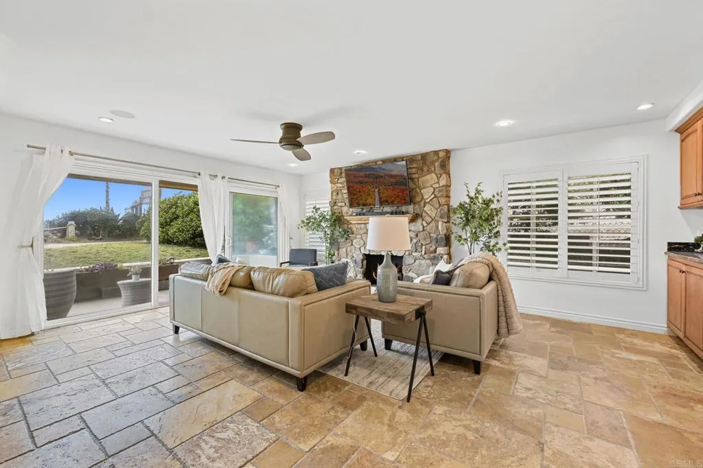 https://cdn.realtyfeed.com/cdn/127/306496180/2322ec7098caa5346d202c431917fe34.webp