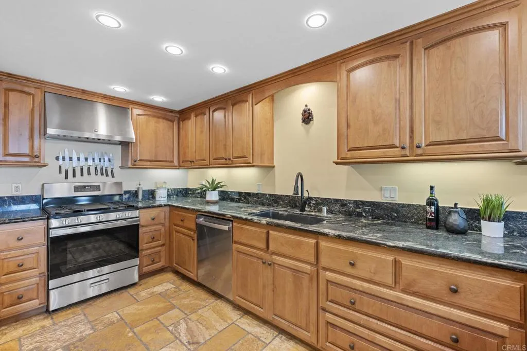 https://cdn.realtyfeed.com/cdn/127/306496180/2a1cc8d80dd4f46af1035a5352c4349c.webp
