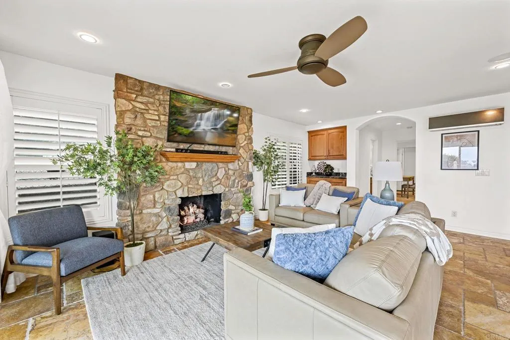 https://cdn.realtyfeed.com/cdn/127/306496180/4b43ba7f9dd54ccd1308dbf1465a3885.webp