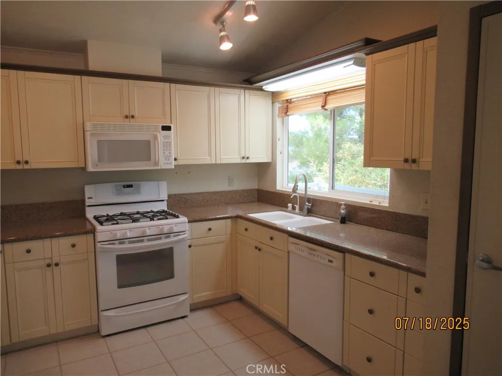 https://cdn.realtyfeed.com/cdn/127/306496264/05b21d1e118658b44ebf180710fa4b55.webp