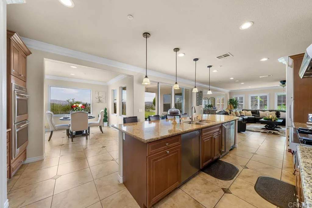 https://cdn.realtyfeed.com/cdn/127/306496351/8c95aec699e7f0dd41516fc8c69794f1.webp