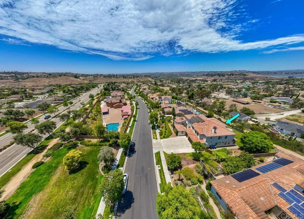 https://cdn.realtyfeed.com/cdn/127/306496351/9ef0062d0de6144802b1a400314ee94f.webp