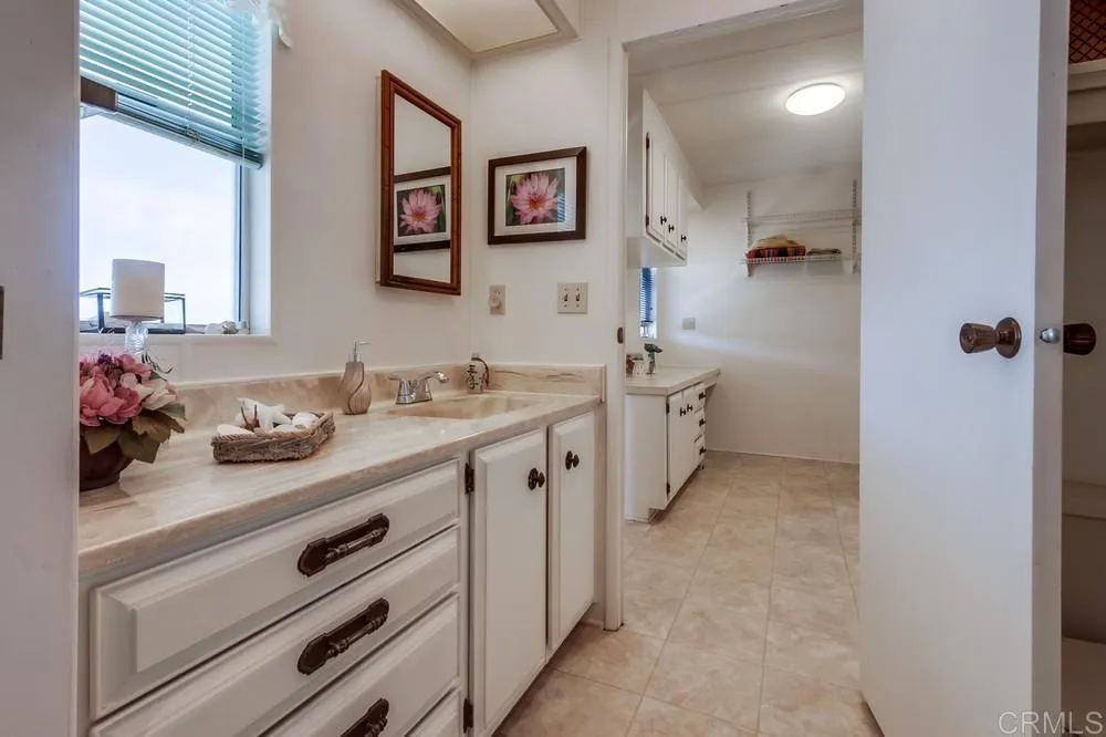 https://cdn.realtyfeed.com/cdn/127/306496517/858583541d7bb478f1996b93bde12af2.webp