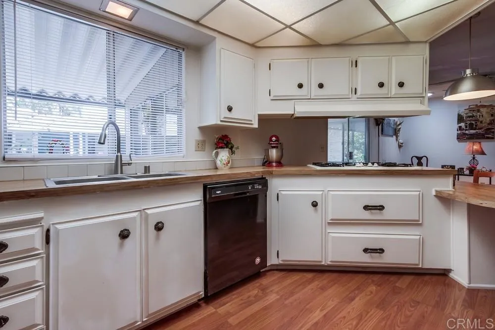 https://cdn.realtyfeed.com/cdn/127/306496517/badc20810ff733b2ad818381cb700cbd.webp