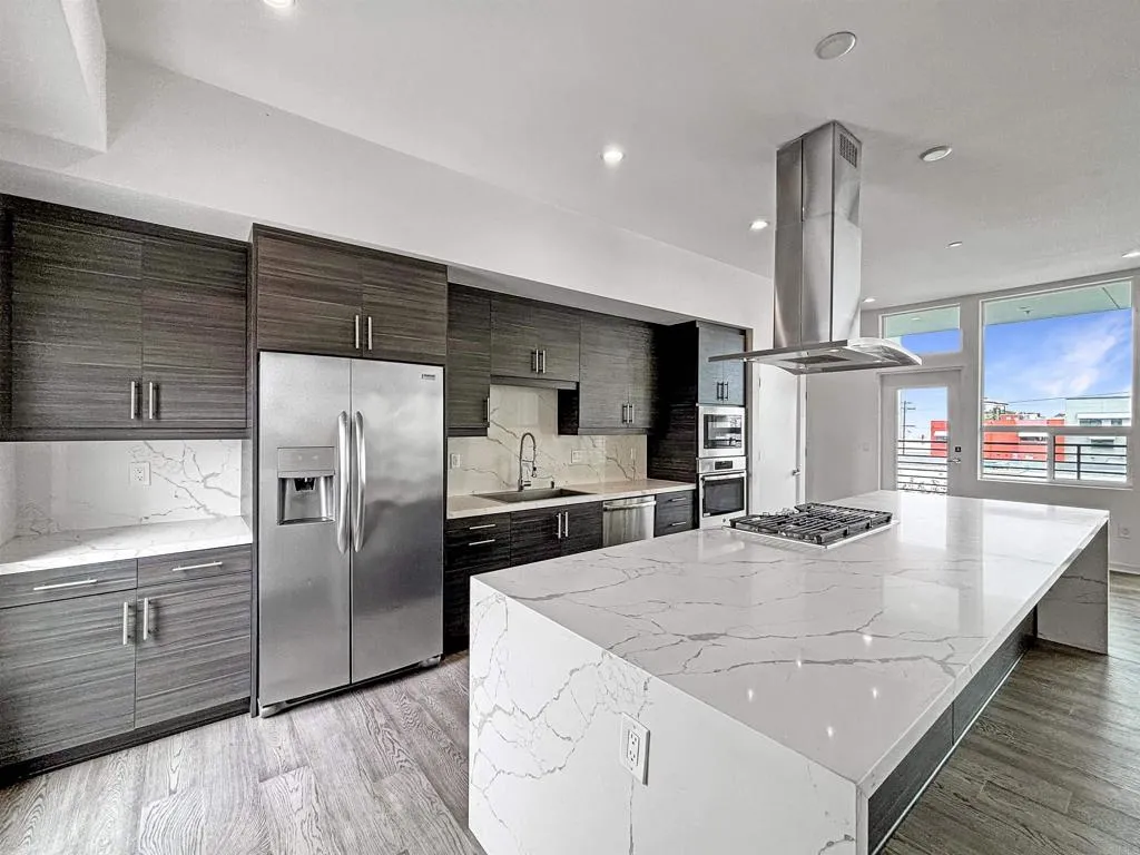 More Details about MLS # PTP2505470 : 3047 NORTH PARK WAY UNIT 302