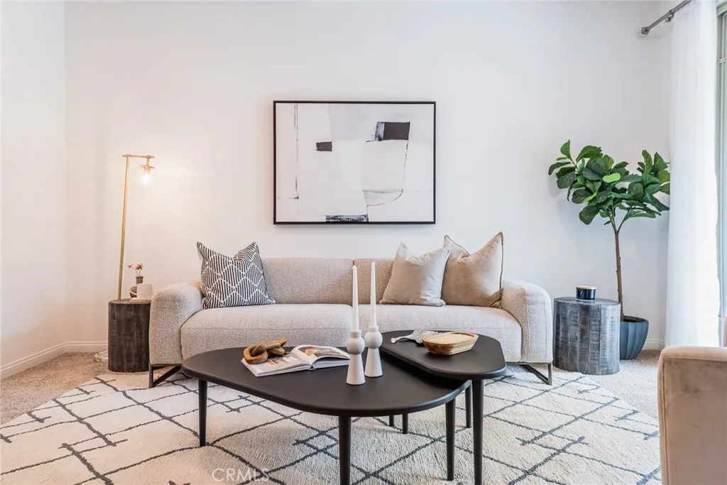 https://cdn.realtyfeed.com/cdn/127/306496531/0c3d858c80bceafed6f31a20ee73cb2d.webp