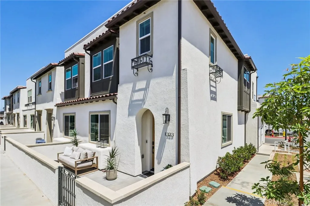 MLS: OC25162073 Condo For Sale