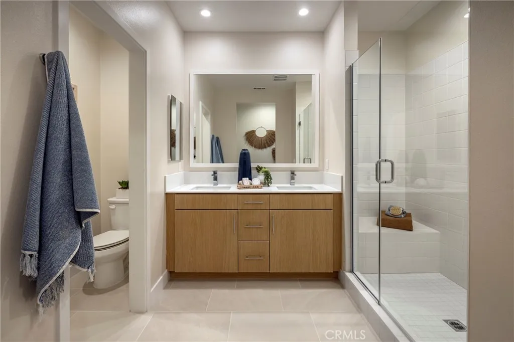 Photo #6: OC25162105 Listing 