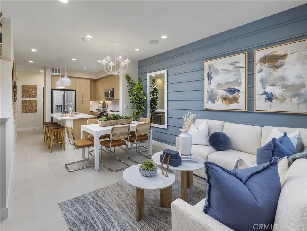 Photo #4: OC25162105 Listing 