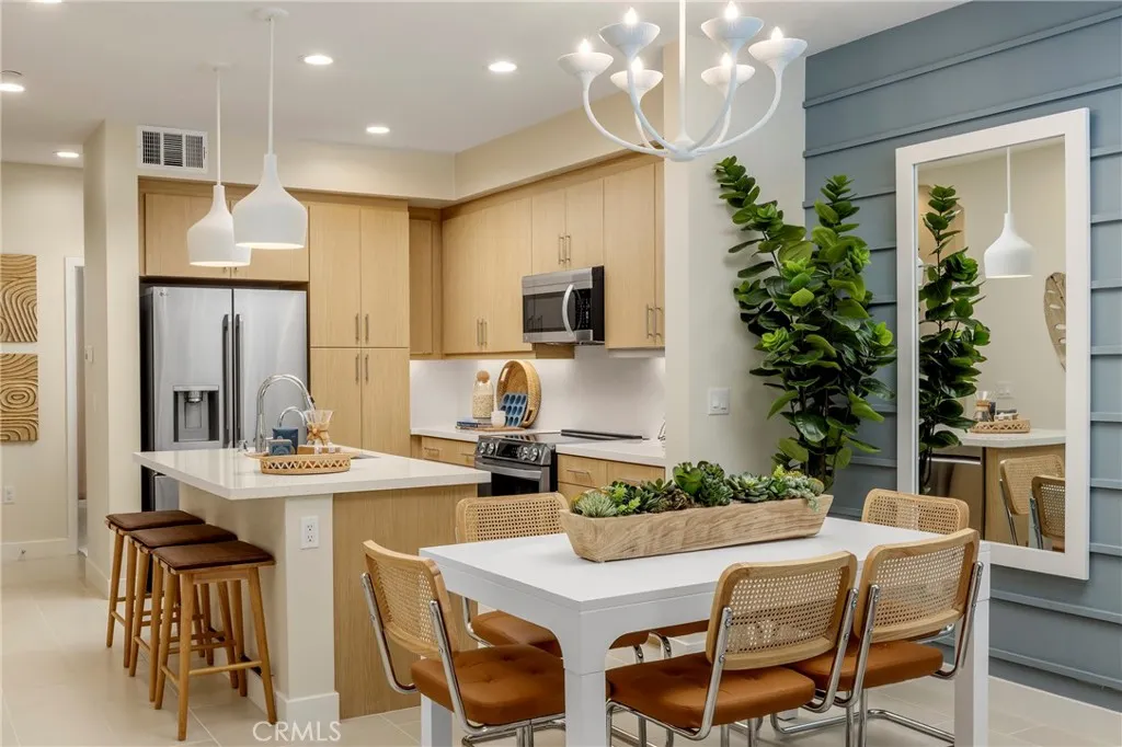 Photo #2: OC25162105 Listing 