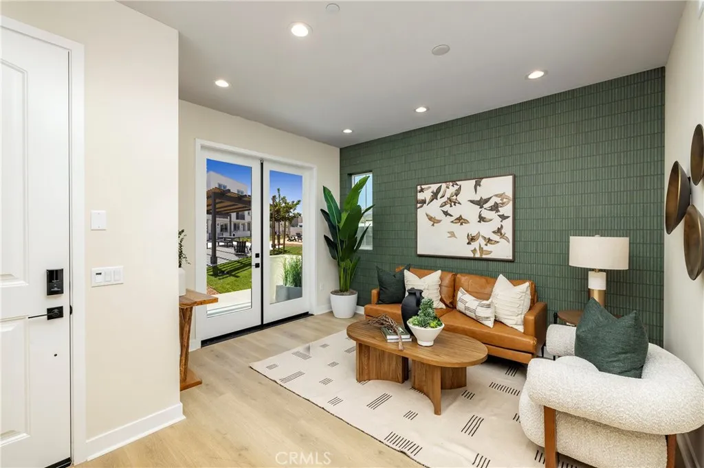 Photo #2: OC25162121 Listing 