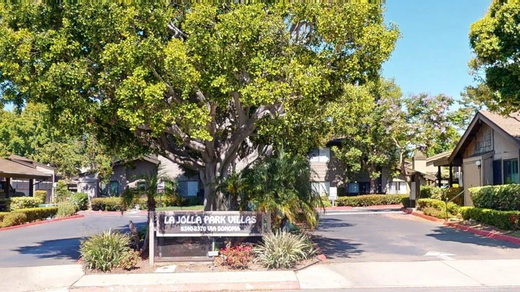 MLS: PTP2505477 Condo For Sale