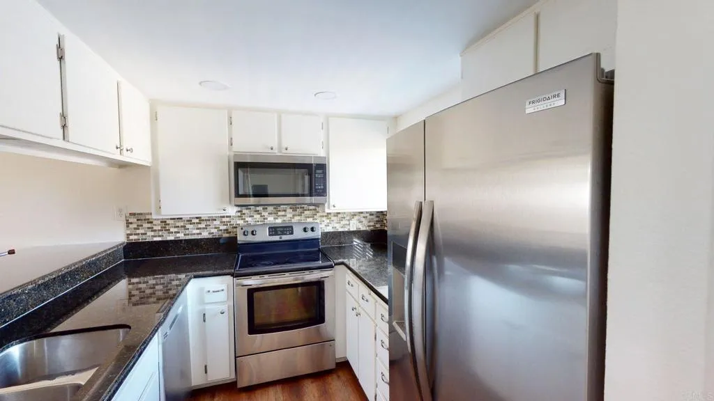 Photo #3: PTP2505477 Listing 