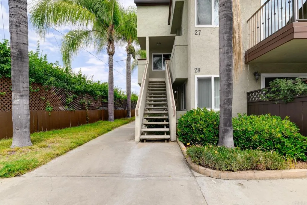 MLS: PTP2505478 Condo For Sale