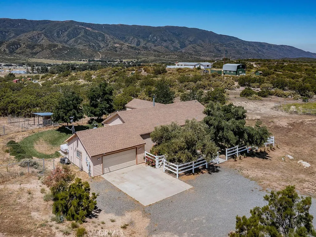 https://cdn.realtyfeed.com/cdn/127/306496838/09041bd030e8e15f4e96c491b2ff894d.webp